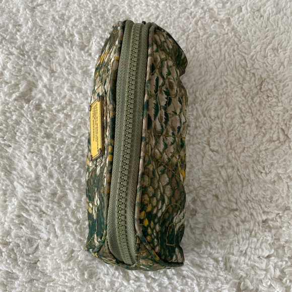❤️ Marc Jacobs Snake Print Quilted Cosmetic Case - Picture 4 of 11